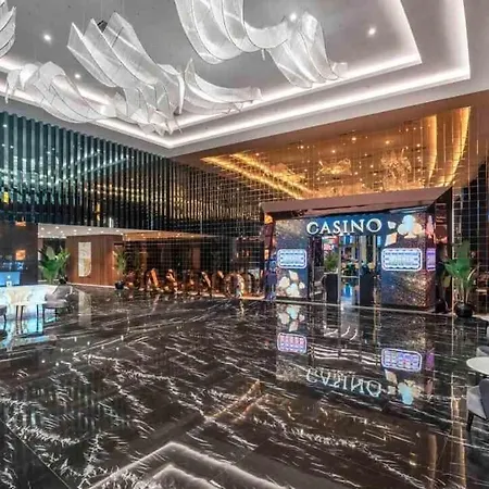 Grand Sapphire Phrenaros